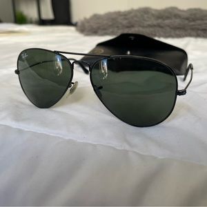 Ray-Ban Black Aviators